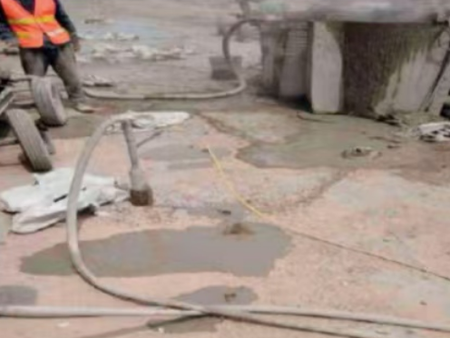 东兴水泥混凝土路面板底注浆技术 路面脱空注浆整治方案